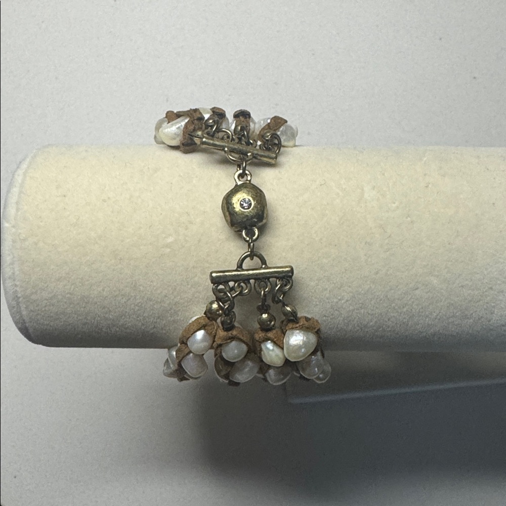 Elegant Pearl and Brown Beaded Bracelet - Picture 7 of 14